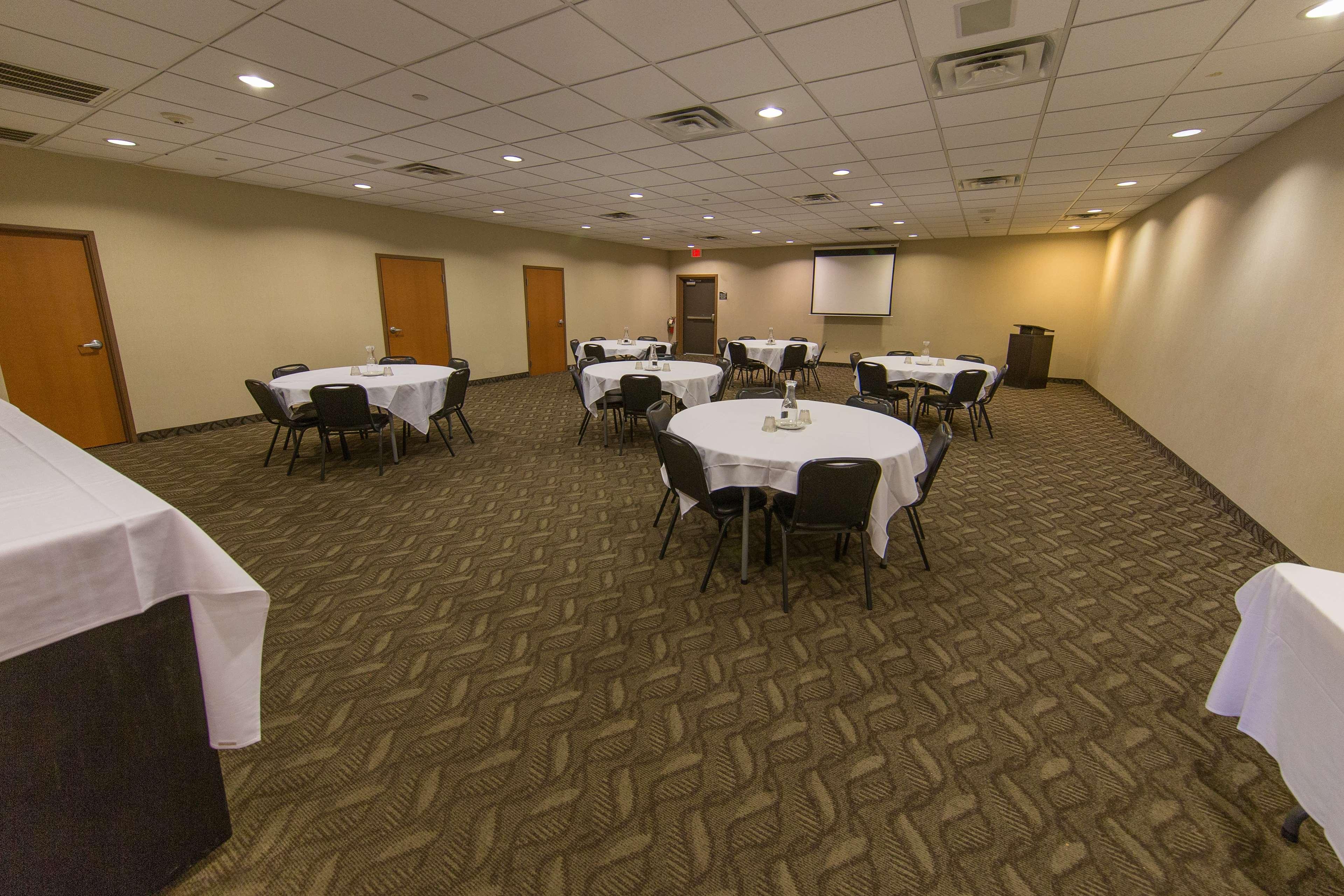 Rodeway Inn 4*